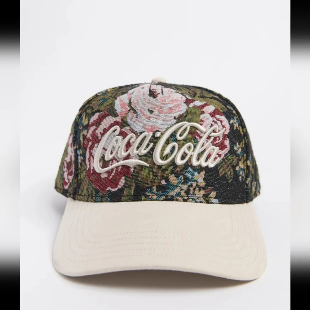 NEW!!! Coca Cola Embroidered  Floral Women's Hat - Green and White, O/S
